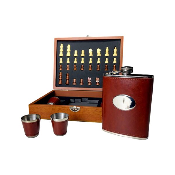 Set Cadou Șah și Borsetă Whisky cu Pahare – Cutie Lemn, Design Elegant cu Accente din Piele